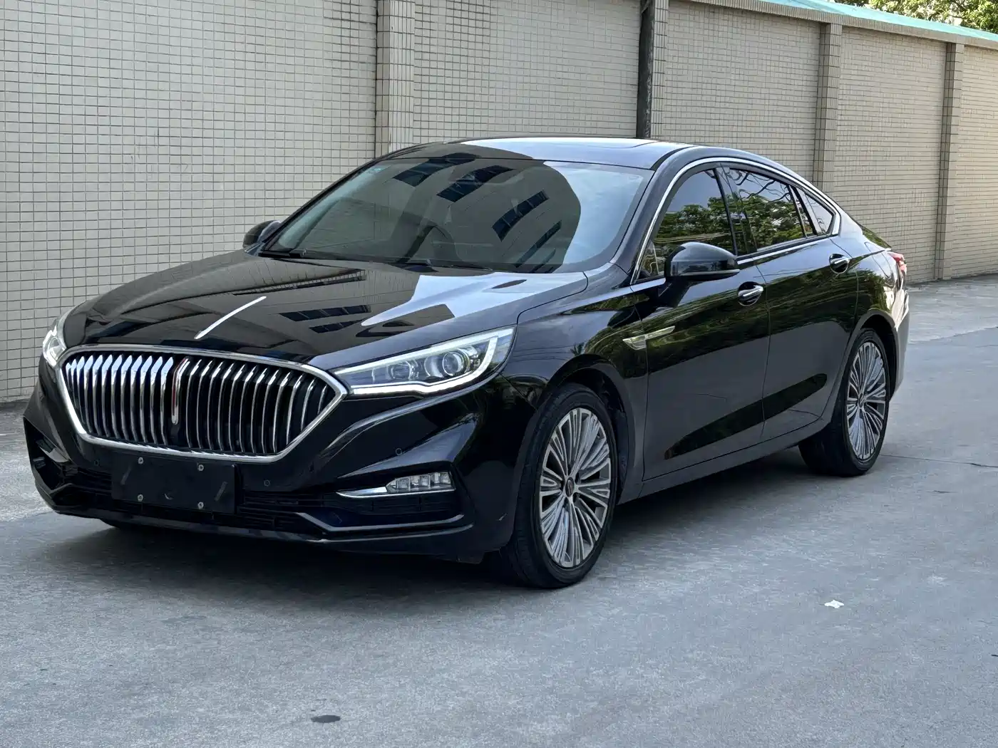 Hongqi H5 2022 Classic 1.8T Auto Smart Connect Flagship Enjoyment Edition