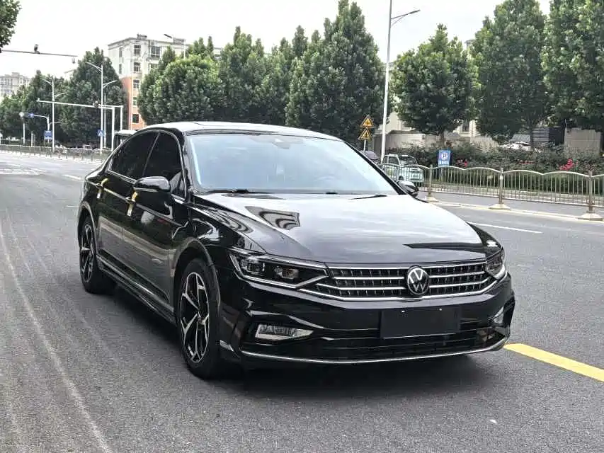 Volkswagen Magotan 2024 2 Million Units Public Sharing Edition 330TSI DSG Luxury фото 3