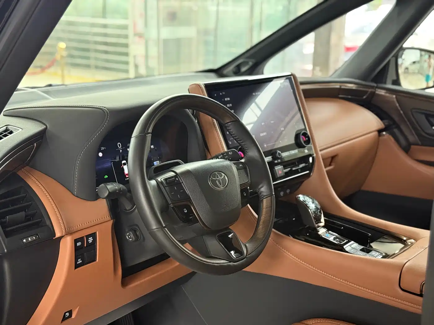 Toyota Alphard 2025 Hybrid 2.5L Ultimate Gold Edition фото 6