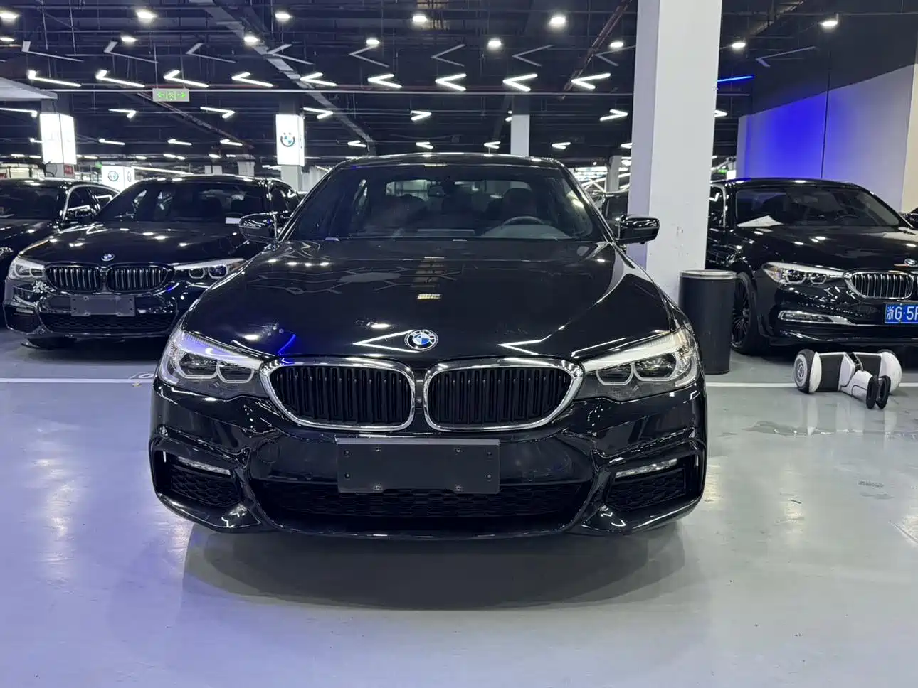 BMW 5 Series 2019 530Li Leading M Sport Package фото 2
