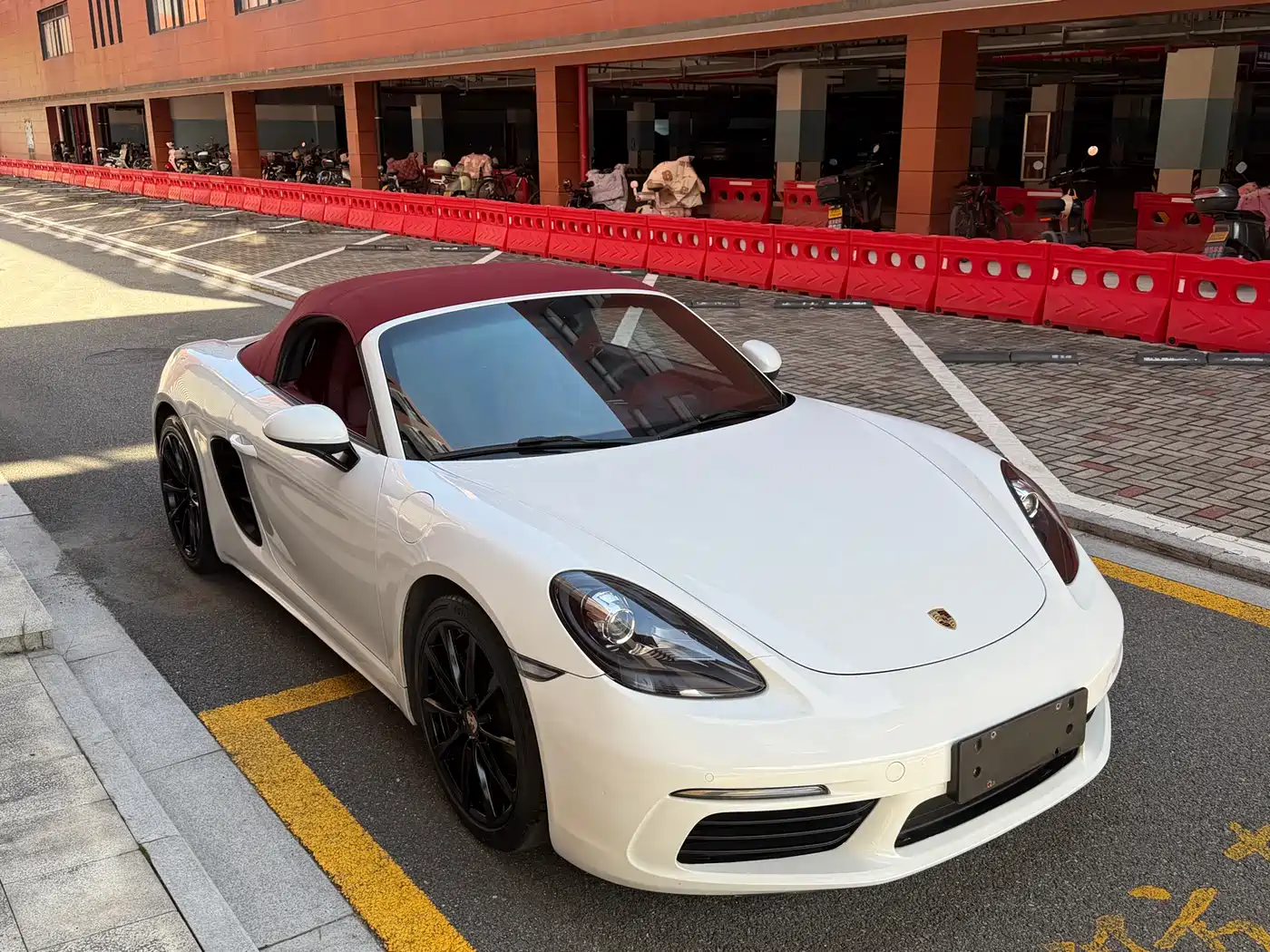 Porsche 718 2018 Boxster 2.0T фото 3