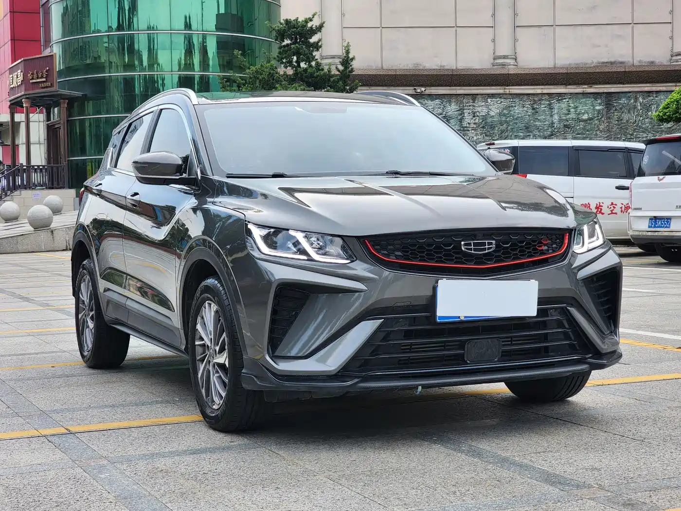 Фото 3 - Geely Coolray