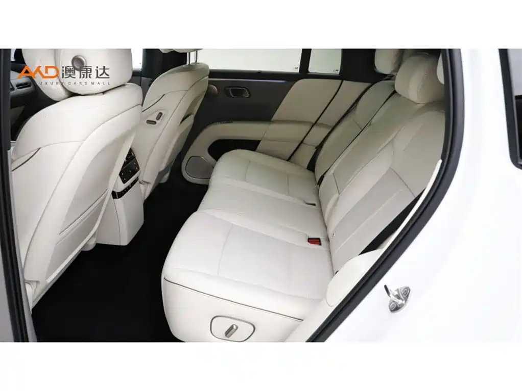 Li Auto i6 2026 2025 4WD Base Model