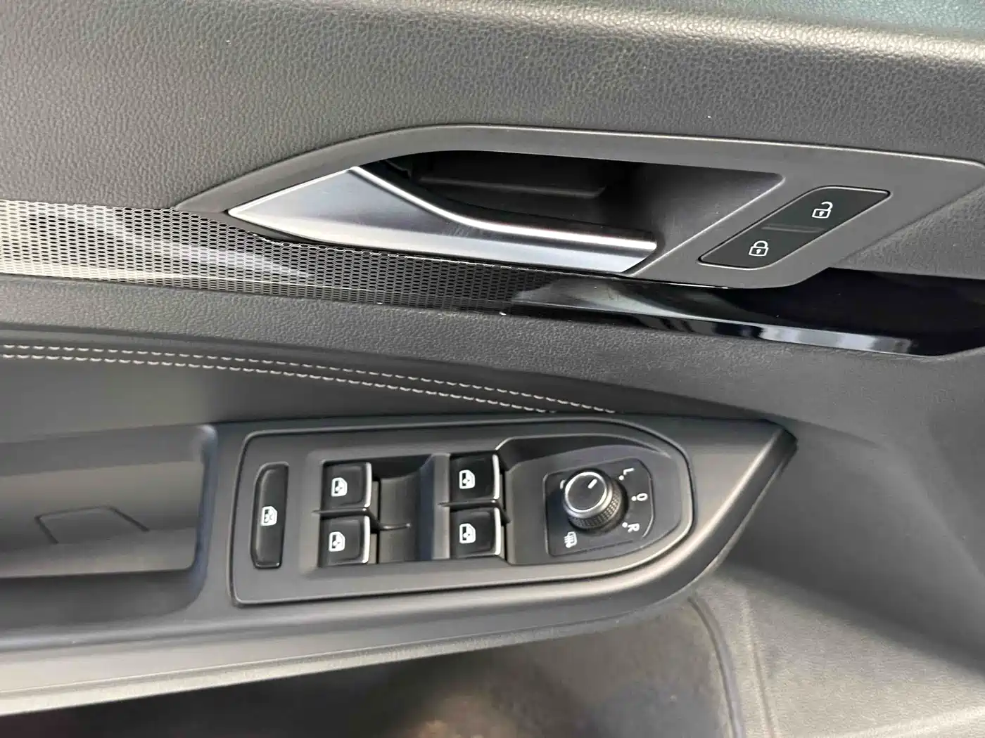 Volkswagen Golf 2021 280TSI DSG R-Line фото 23