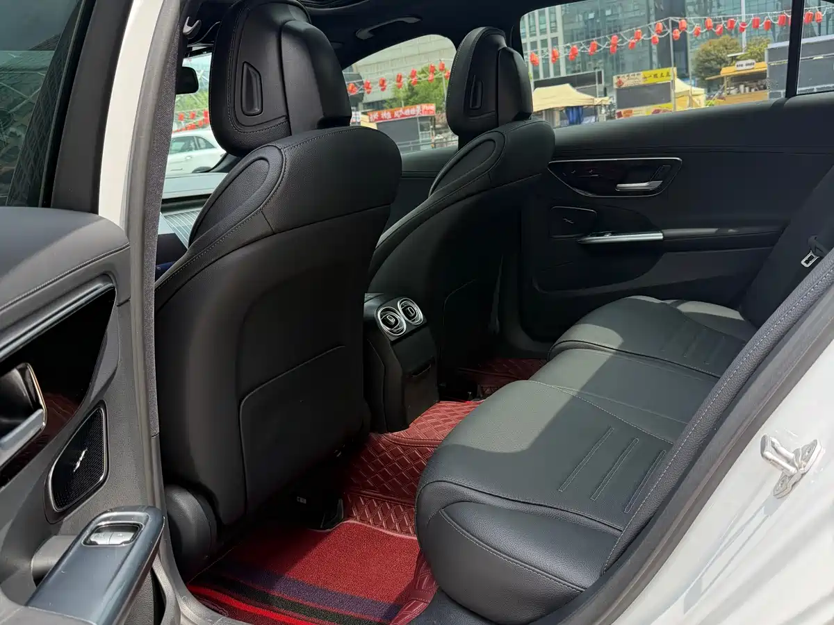 Mercedes-Benz C-Class 2023 C 260 L Night Edition Sport фото 10