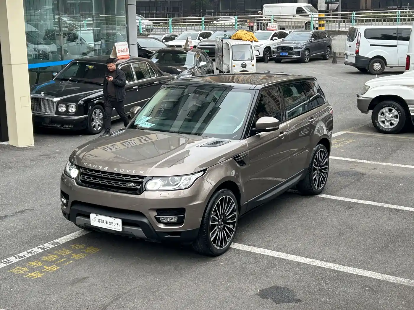 Land Rover Range Rover Sport 2016 Model 3.0 SC V6 SE