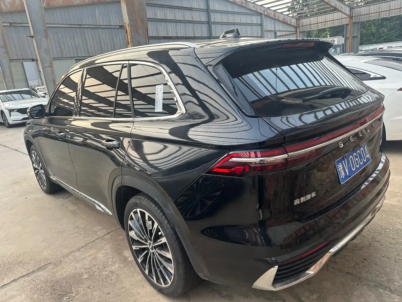 Фото 10 - Geely Xingyue L
