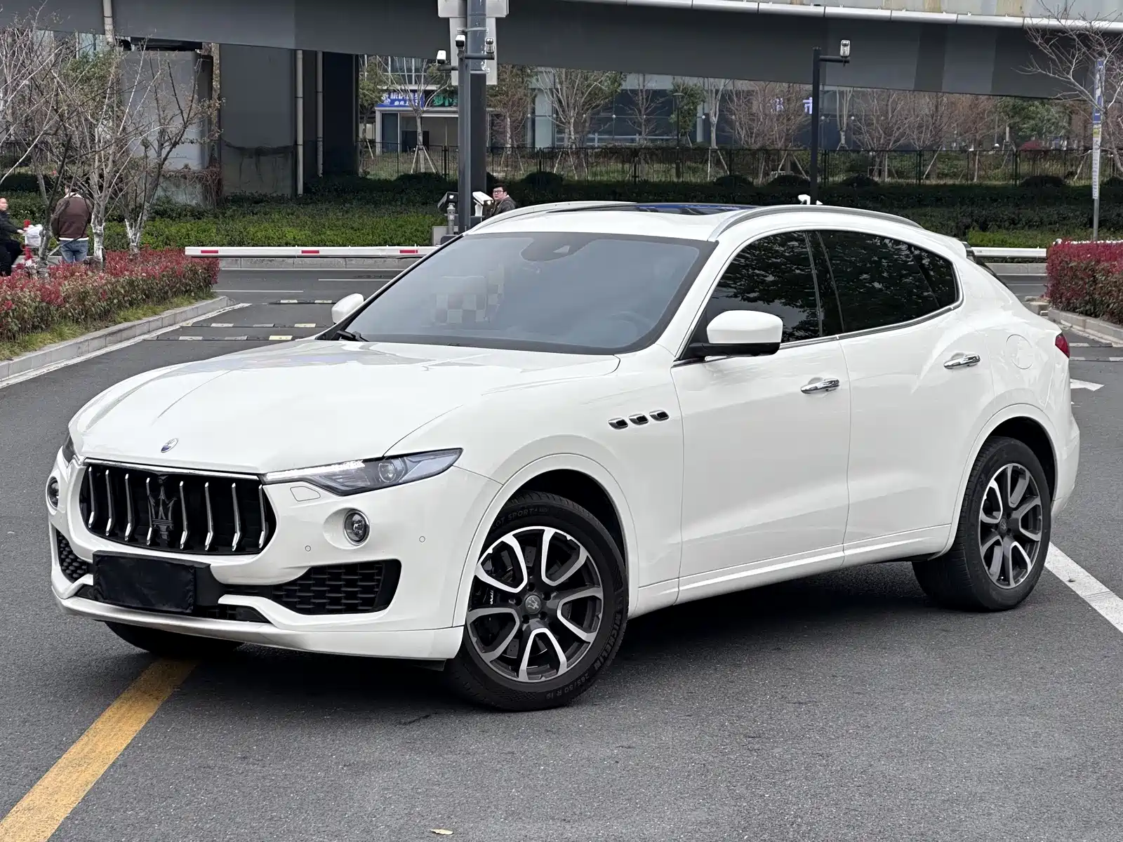 Photo 1 - Maserati Levante