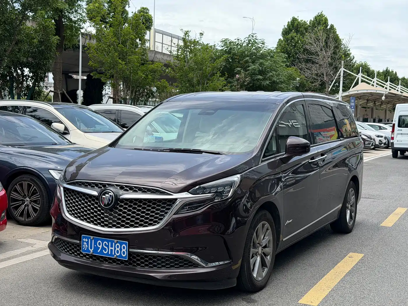 Фото 1 - Buick GL8