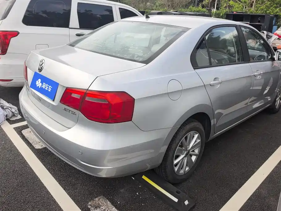 Volkswagen Jetta 2013 1.6L Manual Comfort фото 3