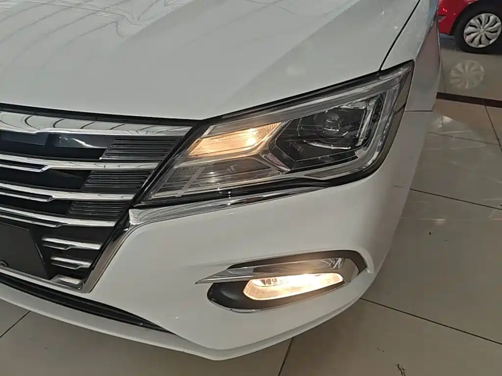 Roewe i5 2019 2020 1.5L Manual 4G Connected Premium Edition