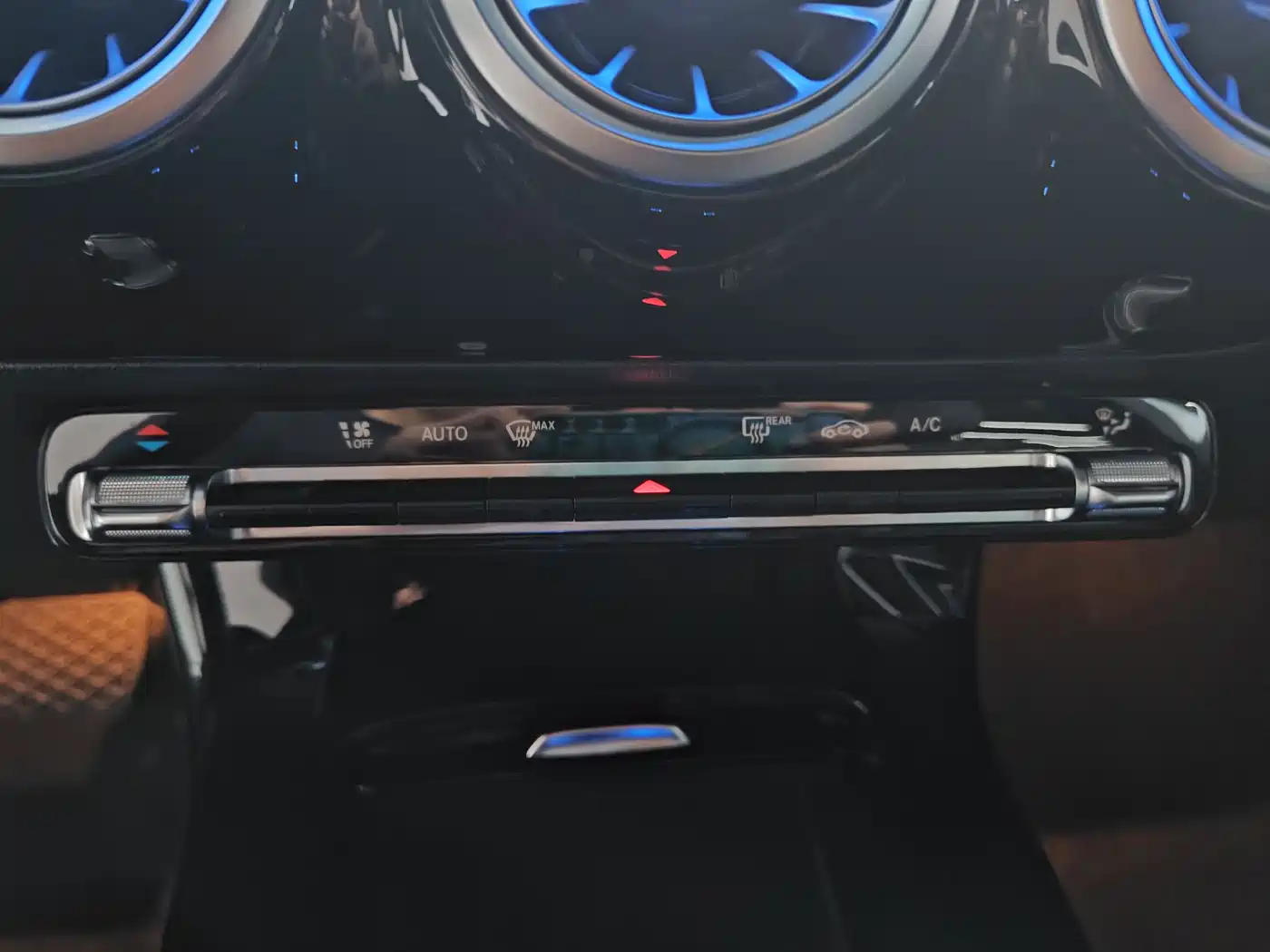 Mercedes-Benz A-Class 2025 Facelift A 200 L Fashion Edition фото 12