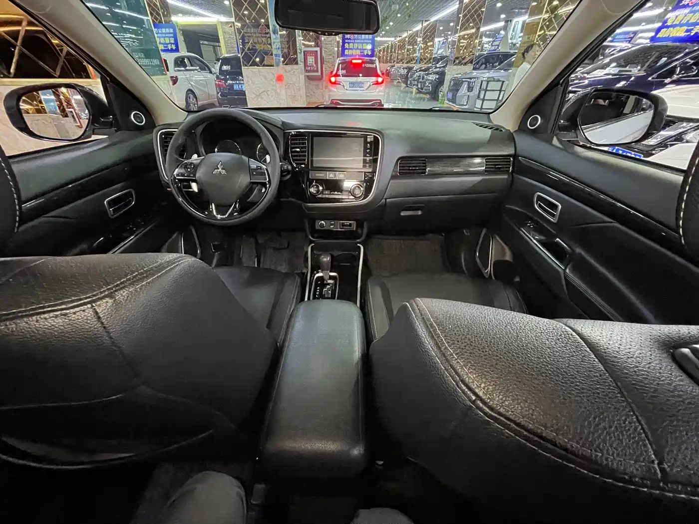 Mitsubishi Outlander 2018 2.4L 4WD Elite Edition 5-seater фото 11