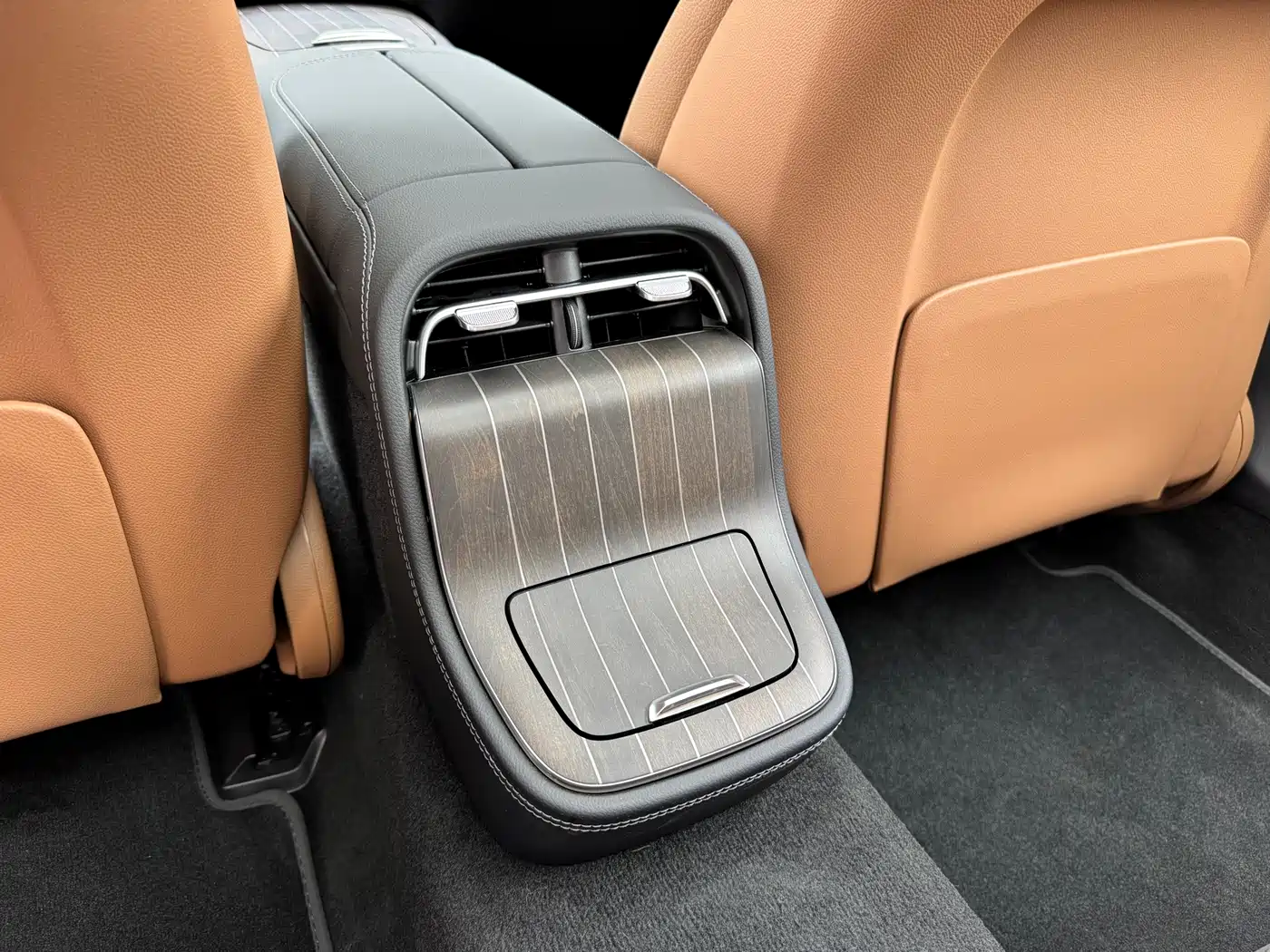 Mercedes-Benz E-Class New Energy 2024 E 350 e L Plug-in Hybrid Sedan фото 18