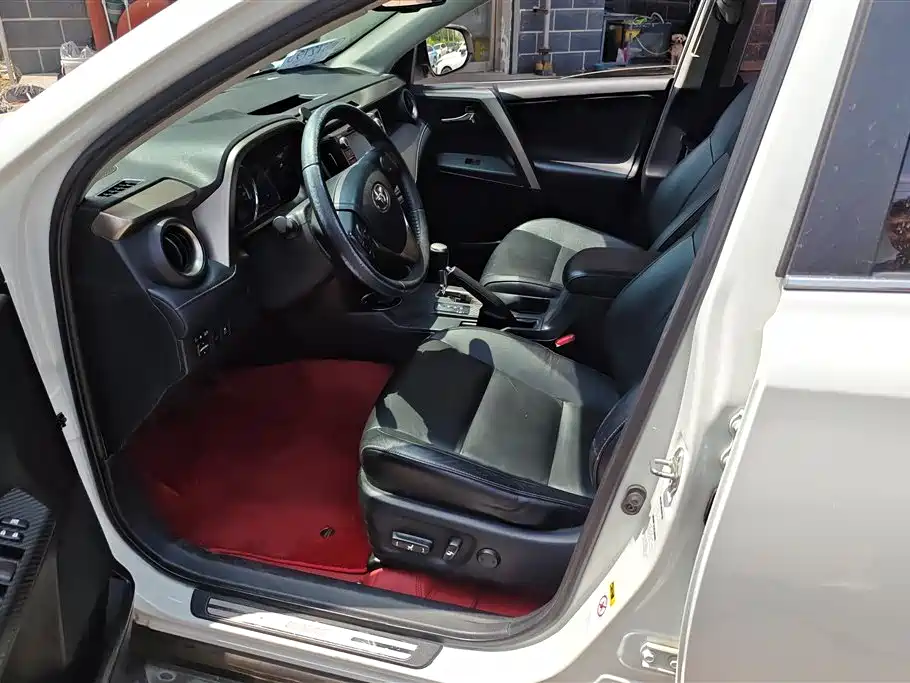 Toyota RAV4 Rongfang 2015 2.5L Automatic 4WD Luxury Edition фото 9