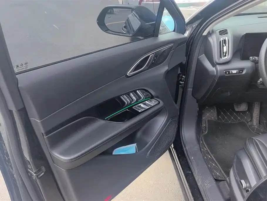 Hongqi HONGQI HS3 PHEV