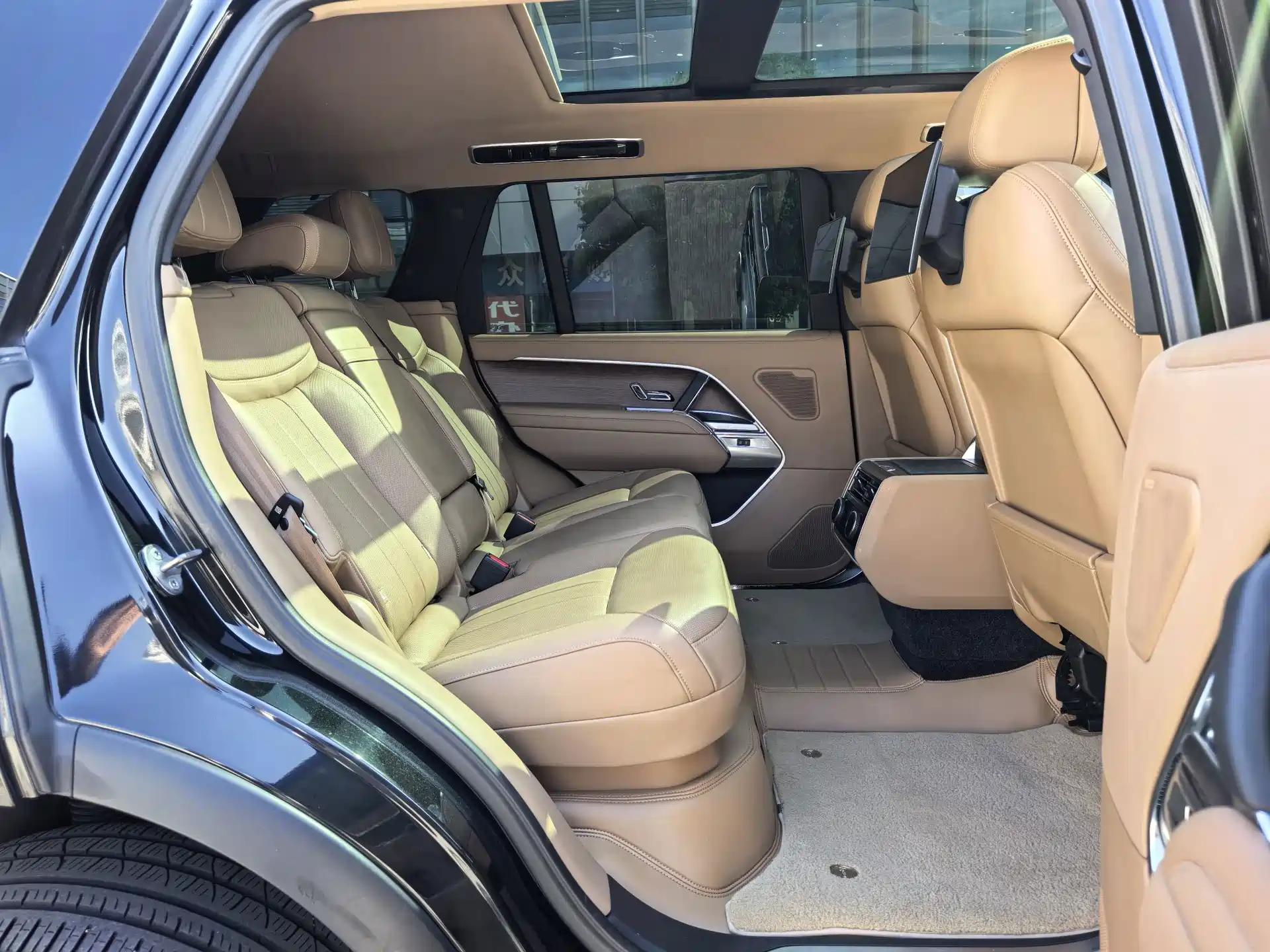 Фото 9 - Land Rover Range Rover