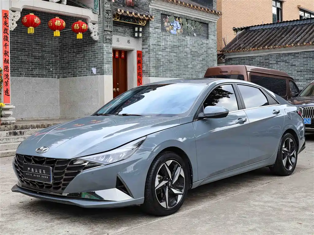 Hyundai Elantra 2021 1.5L CVT LUX Premium Edition