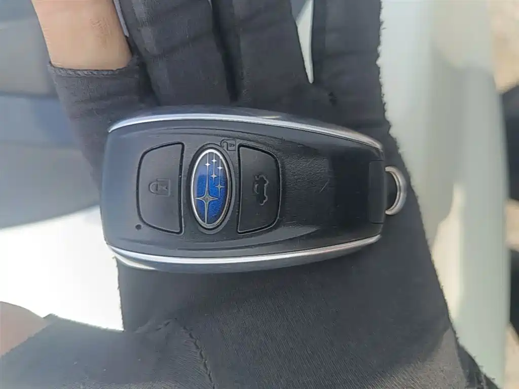 Subaru XV 2017 2.0i Special Edition фото 9