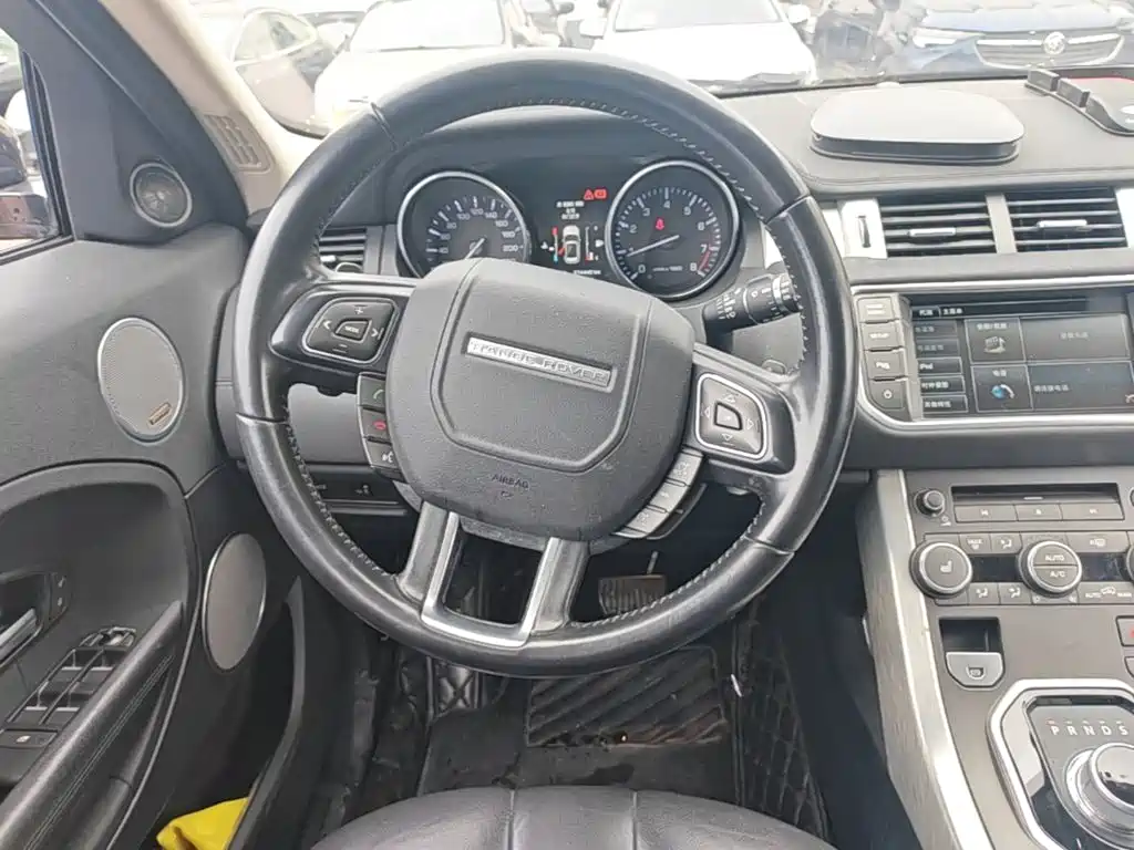 Photo 11 - Land Rover Range Rover Evoque