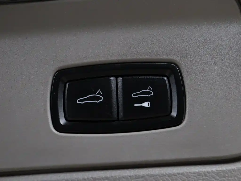 صورة 12 - Porsche Panamera