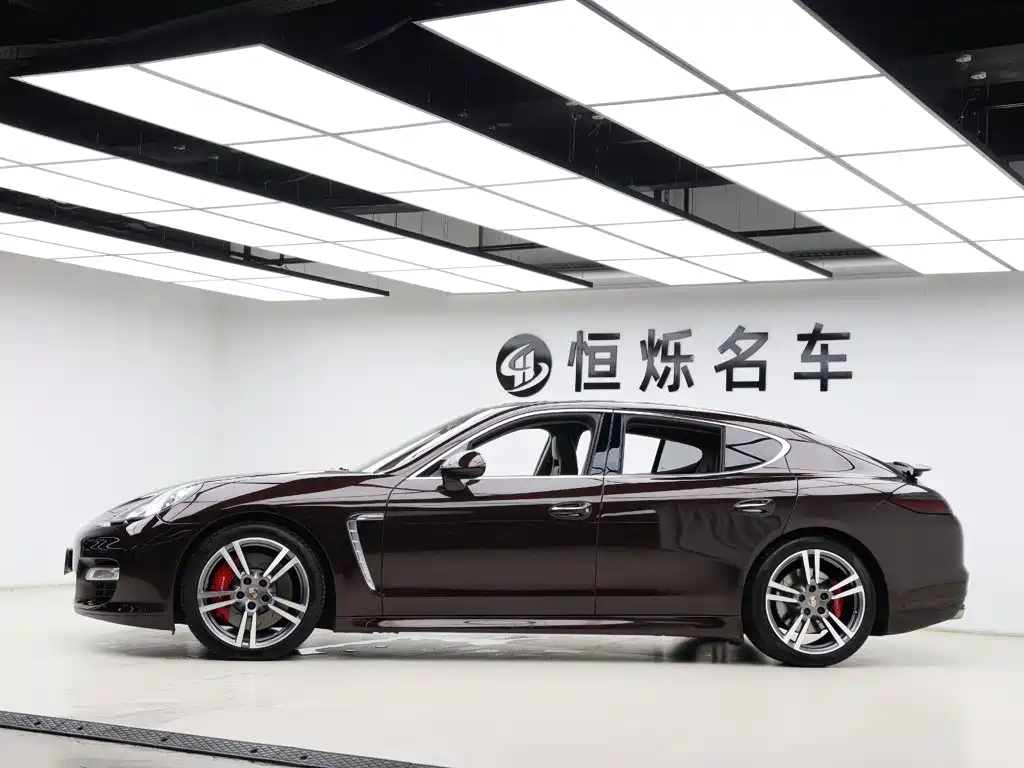 صورة 31 - Porsche Panamera