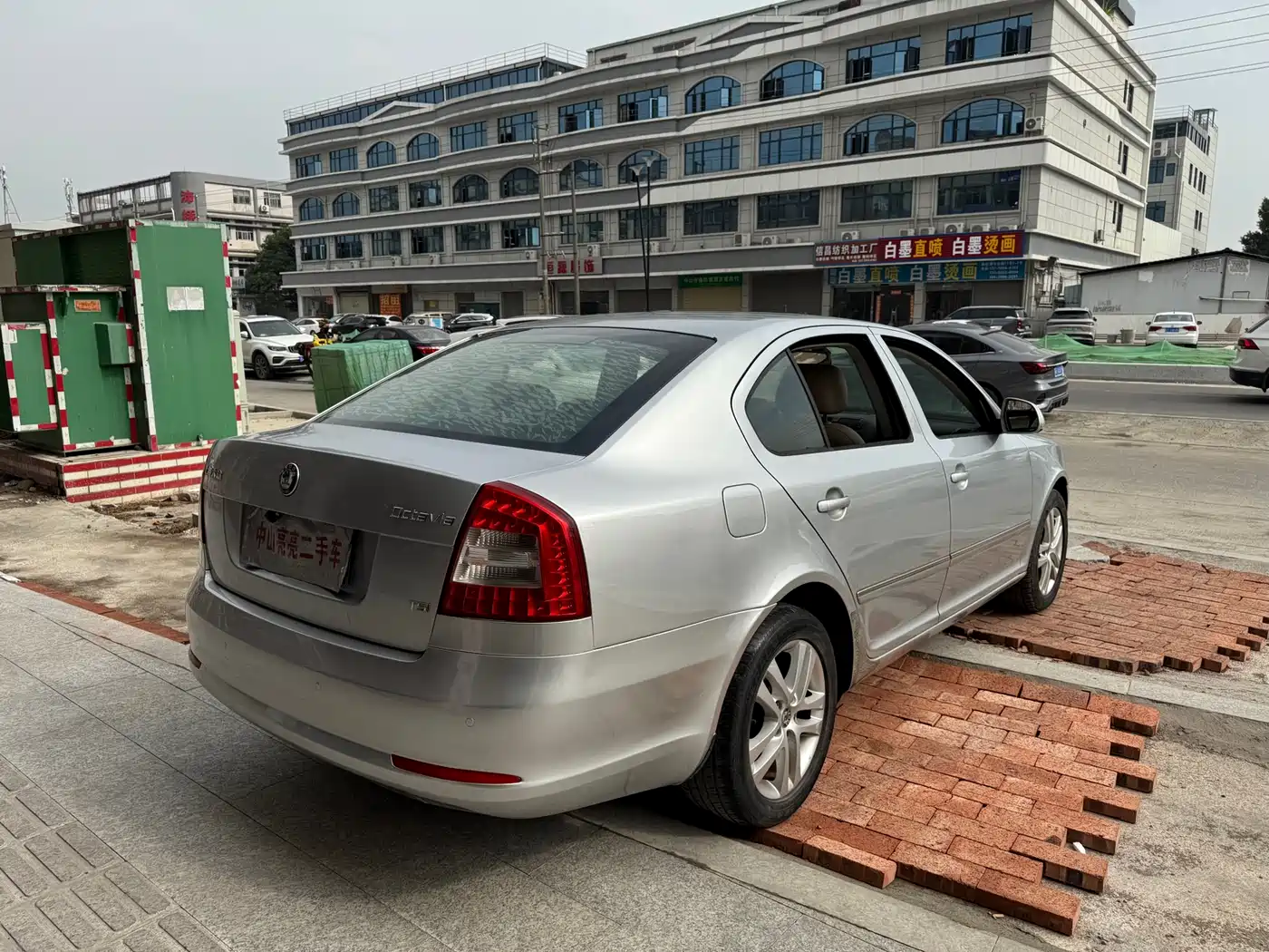 Škoda Octavia 2012 1.4TSI DSG Yijun Edition фото 9