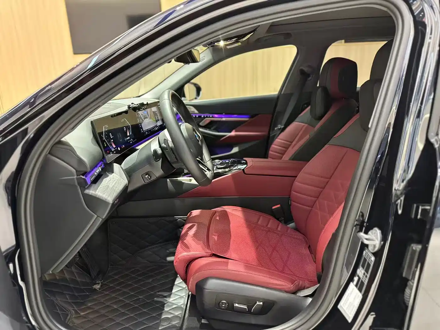 BMW 5 Series 2025 530Li Premium M Sport Package фото 13