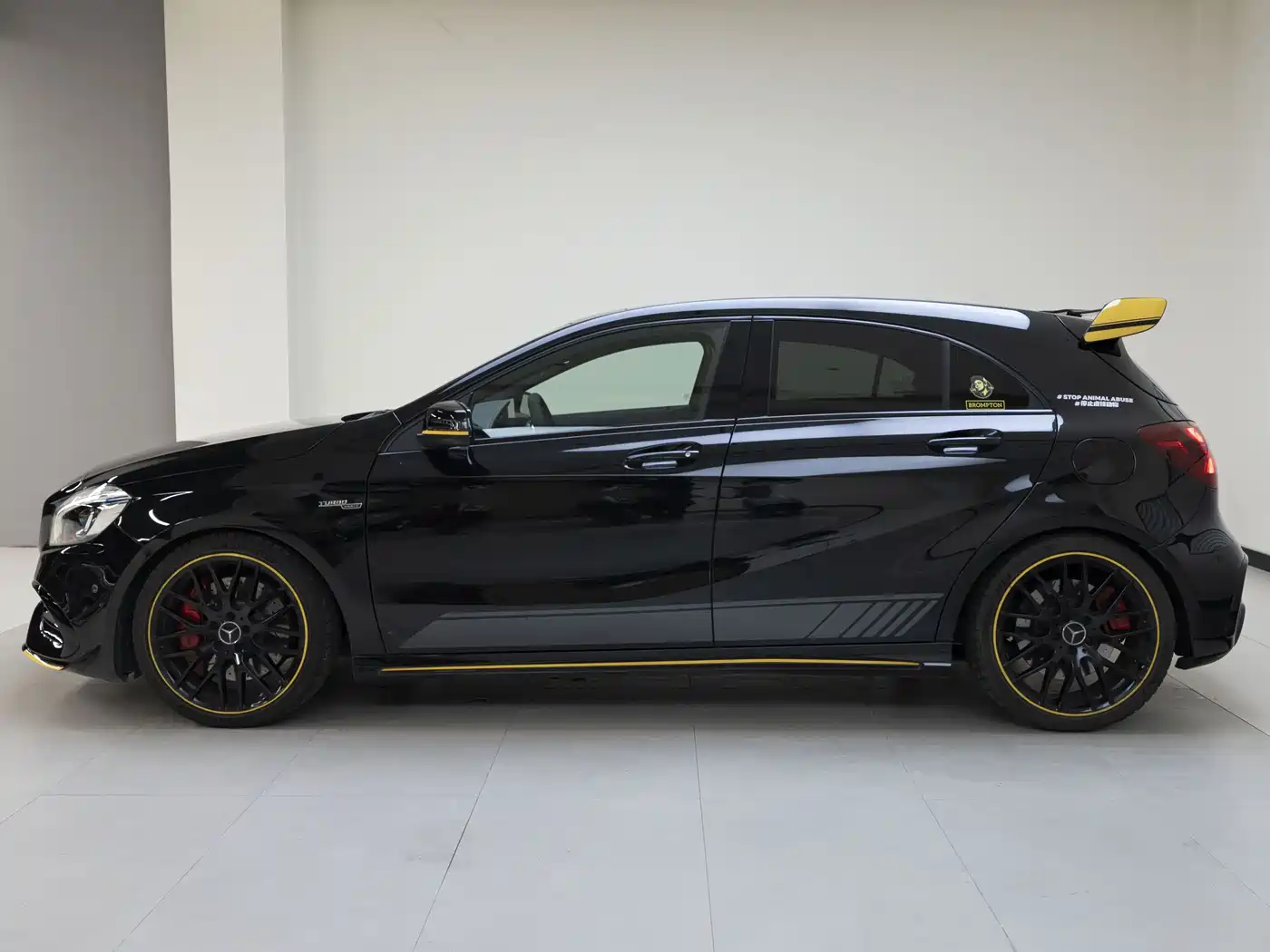 Mercedes-Benz A-Class AMG (Import) 2017 Model AMG A 45 4MATIC Night Thunder Limited Edition фото 3
