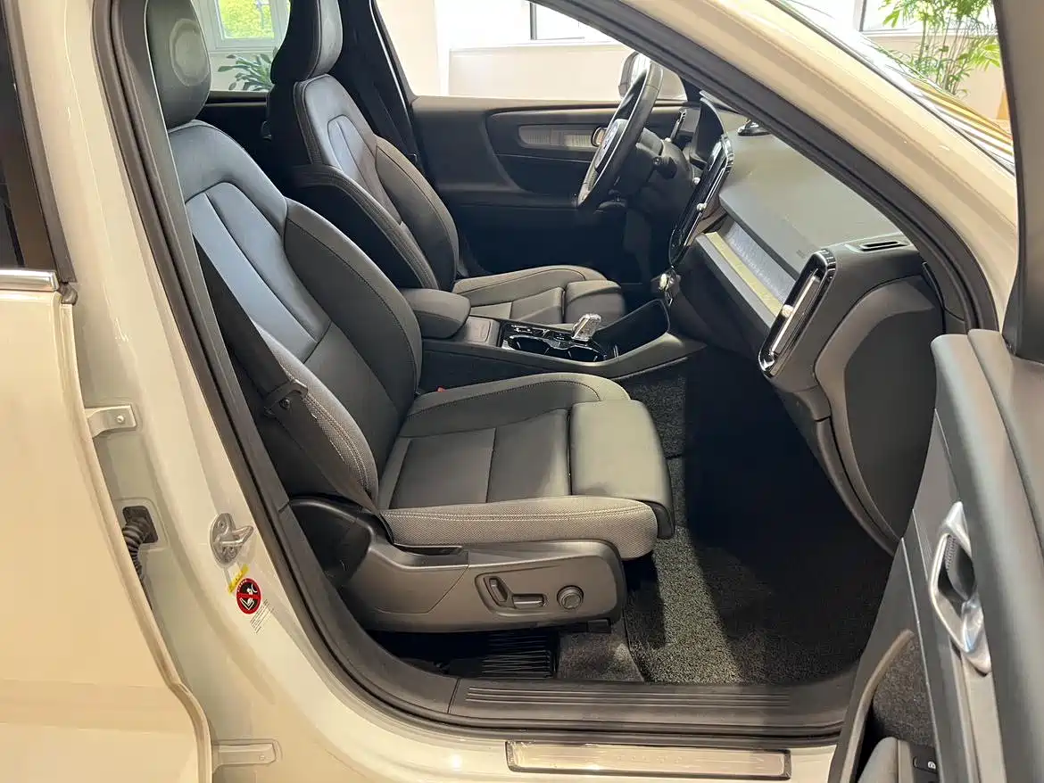 Volvo XC40 2024 2024 B3 Smart Elite Luxury Edition