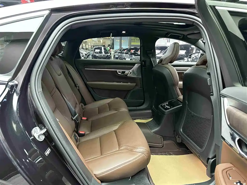 VOLVO S90 PLUG IN HYBRID