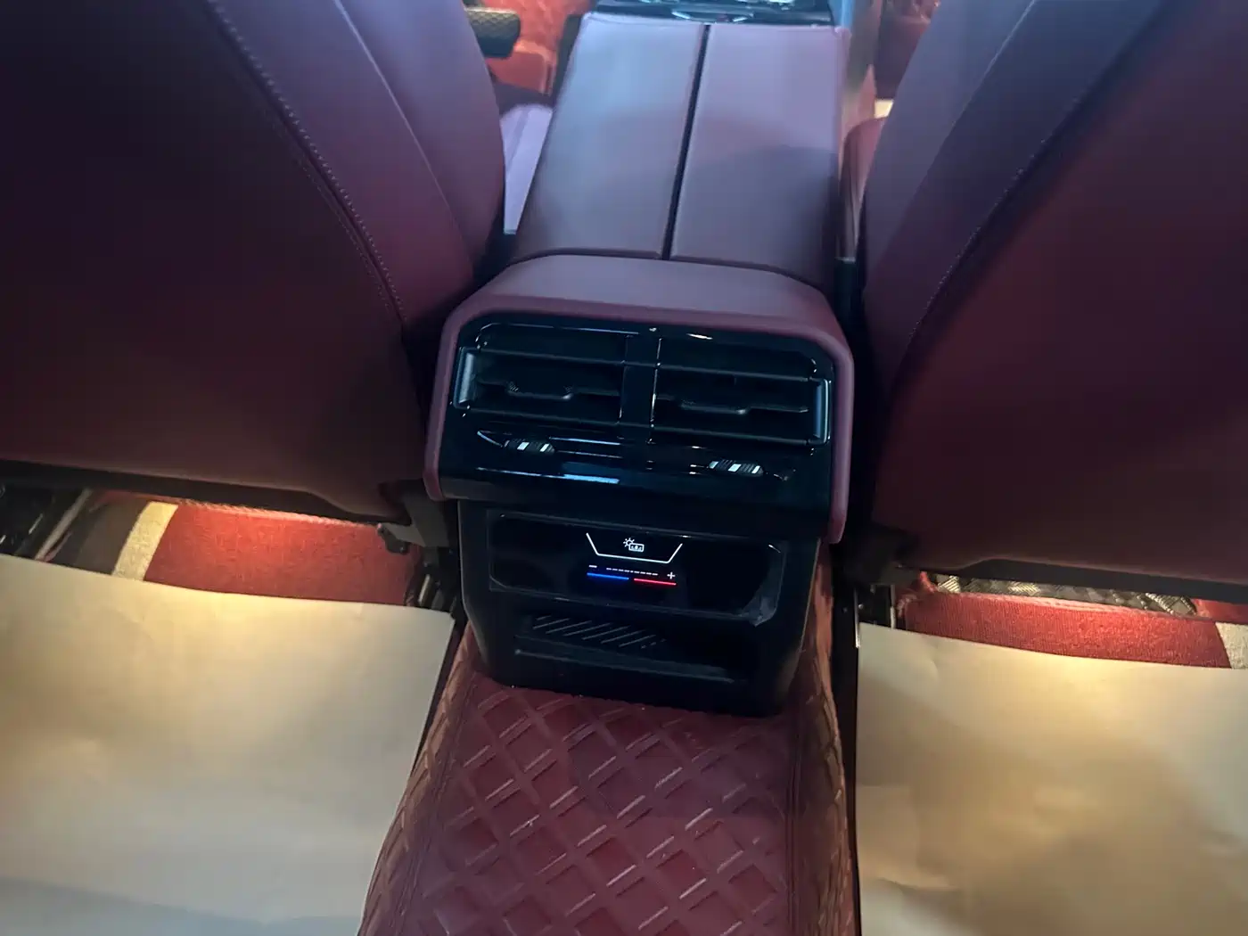 BMW 5 Series 2025 530Li Leading Luxury Package фото 14