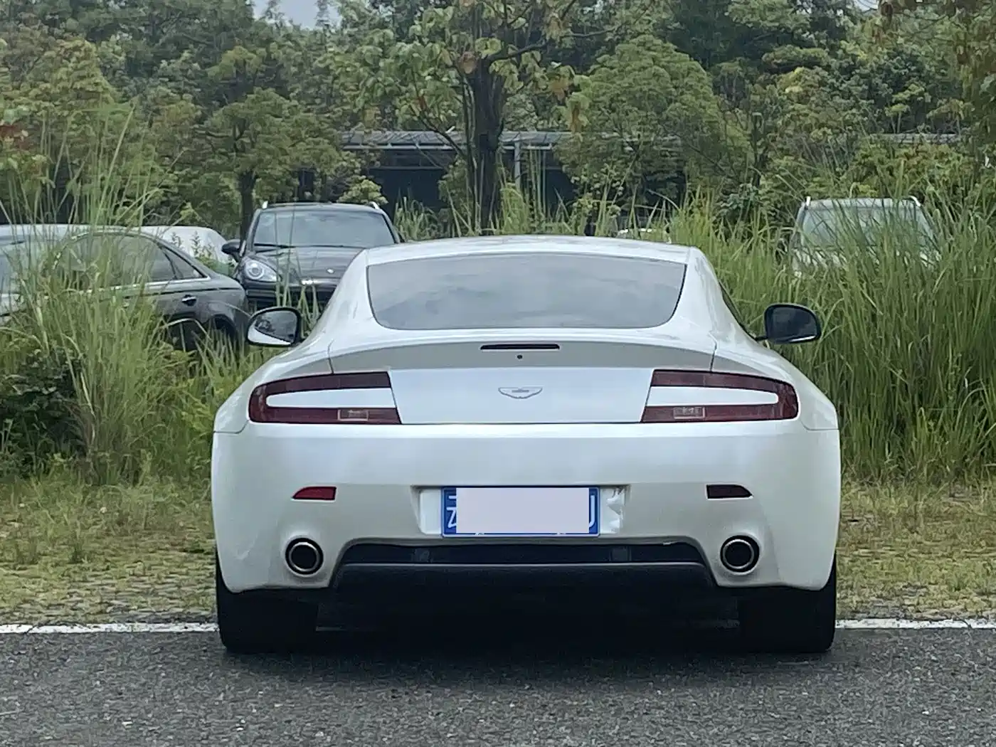Aston Martin V8 Vantage 2014 2011 4.7L Sportshift Coupe