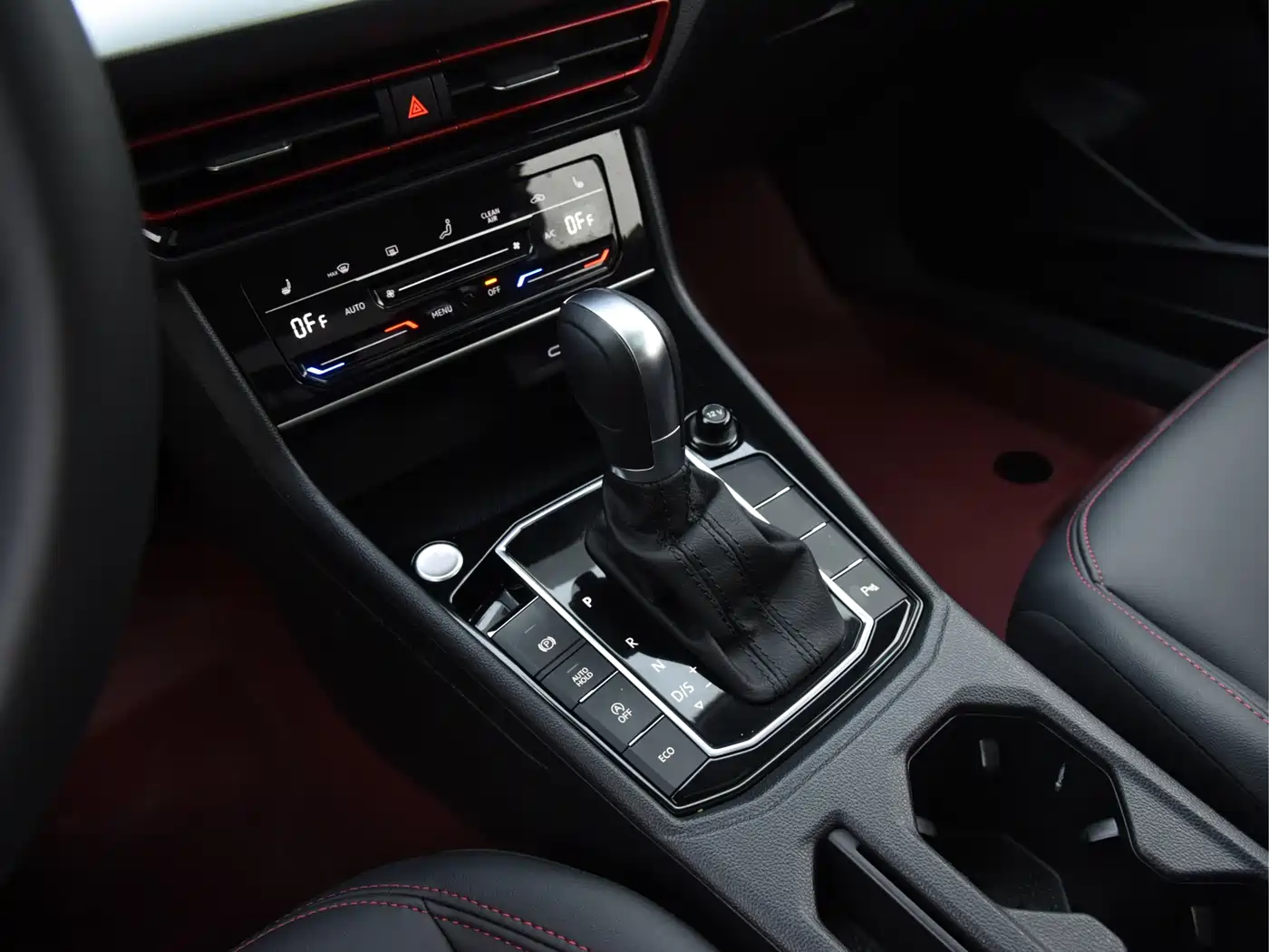 Volkswagen Lavida 2024 Model 300TSI DSG Starlight Leading Edition фото 10
