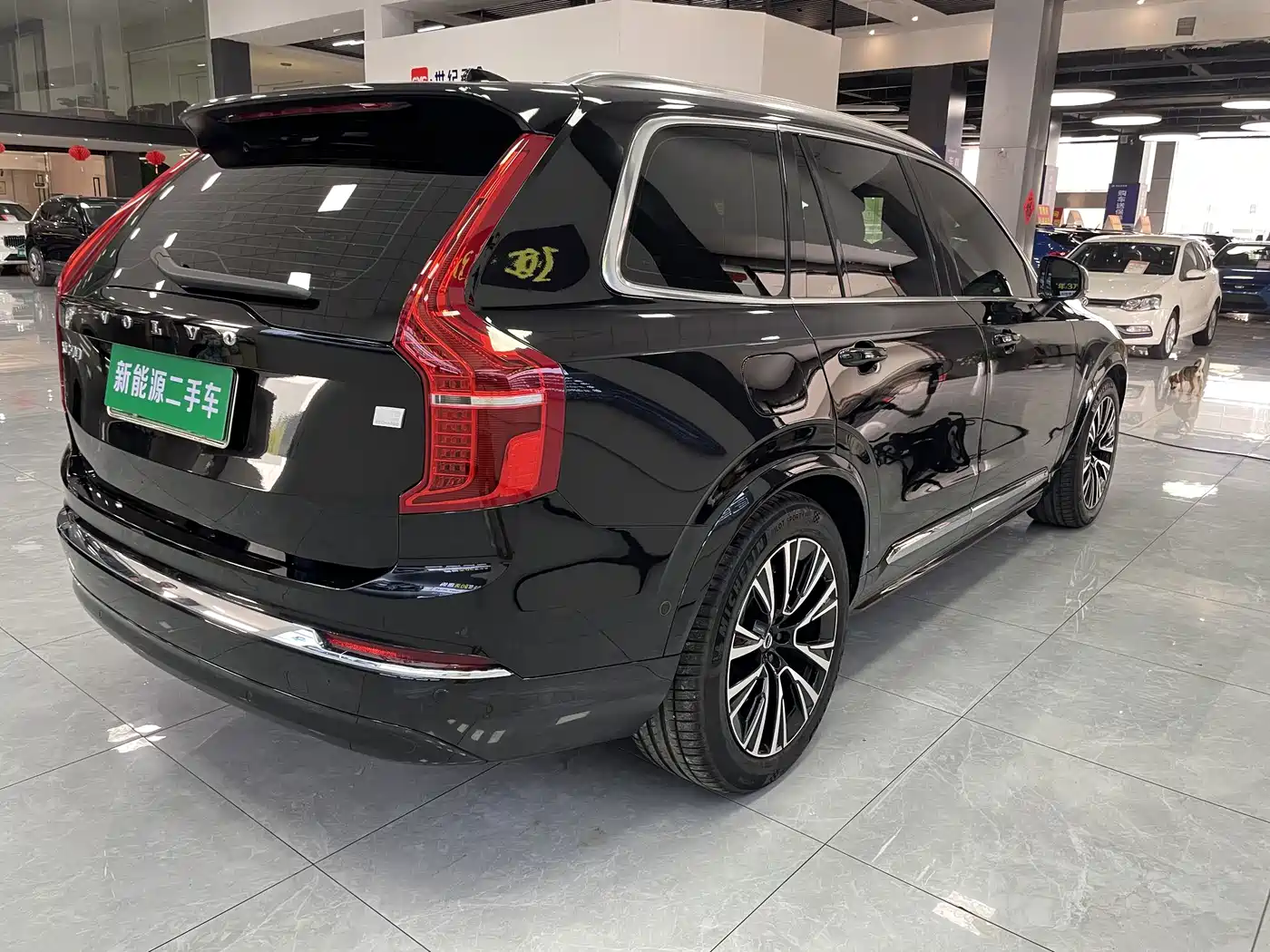 Volvo XC90 Plug-in Hybrid 2023 2024 T8 Premium Luxury 7-Seater