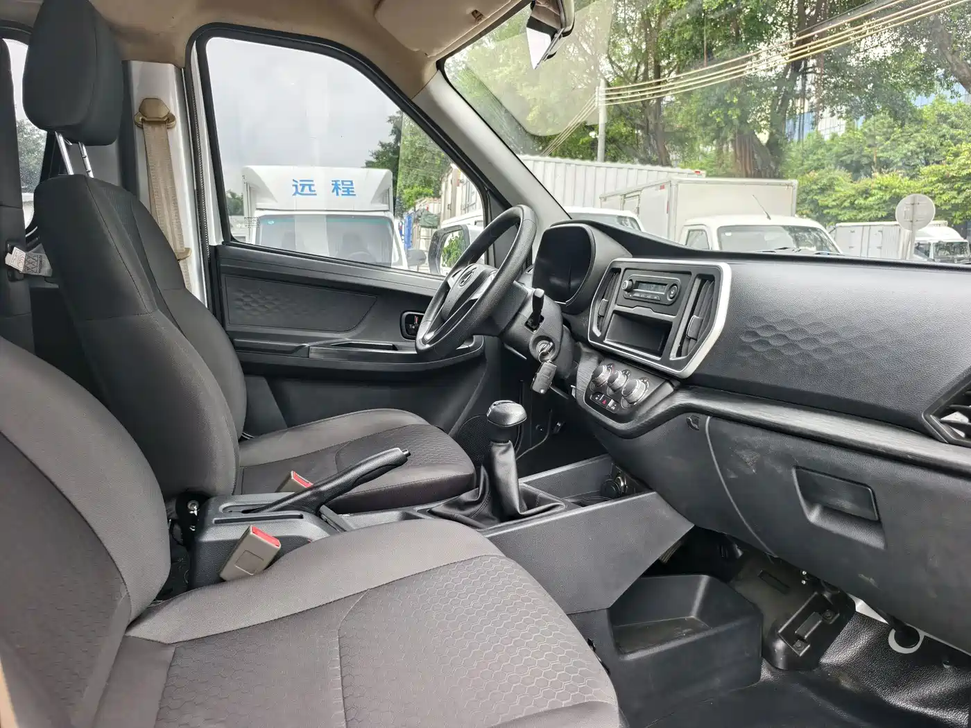 Changan Kaicheng Changan Ruixing EM80 2025 2024 Split-door Comfort 6 Seats 41.86kWh