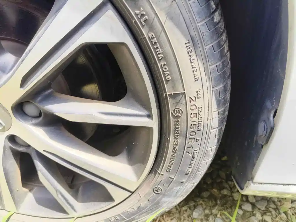 Фото 7 - Geely Emgrand