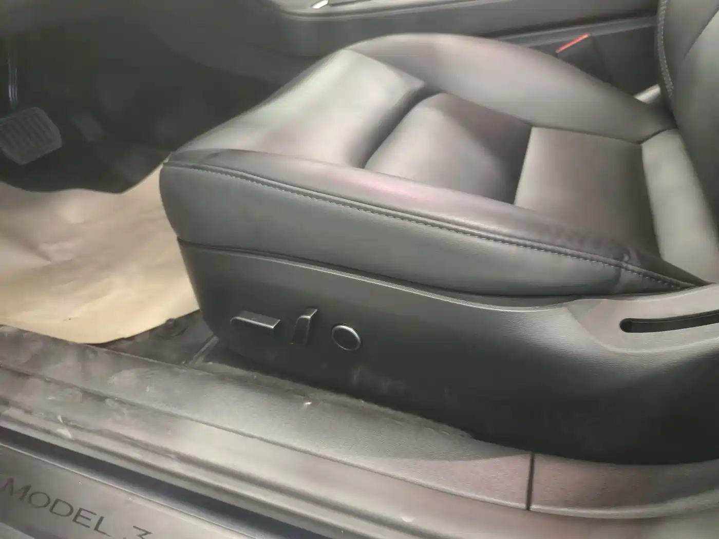 Фото 6 - Tesla Model 3