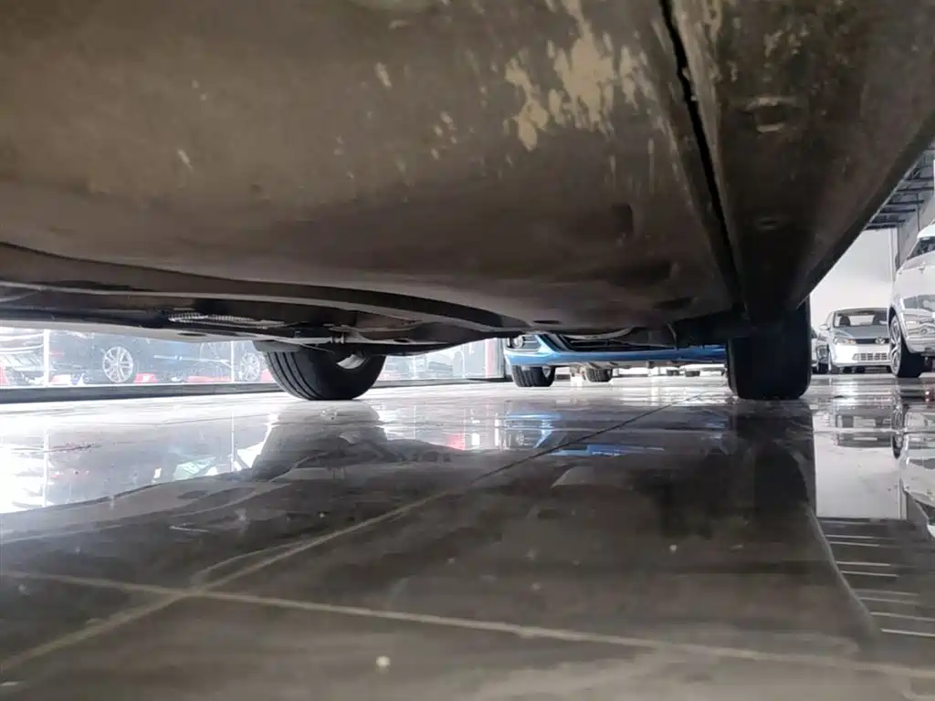Volkswagen Passat 2015 1.8TSI DSG Honor Edition фото 22