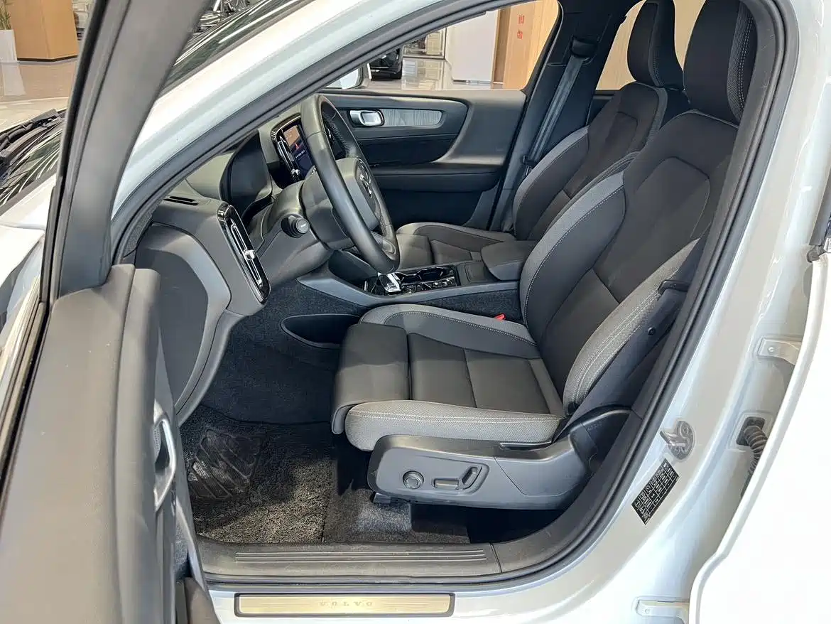 Volvo XC40 2024 2024 B3 Smart Elite Luxury Edition