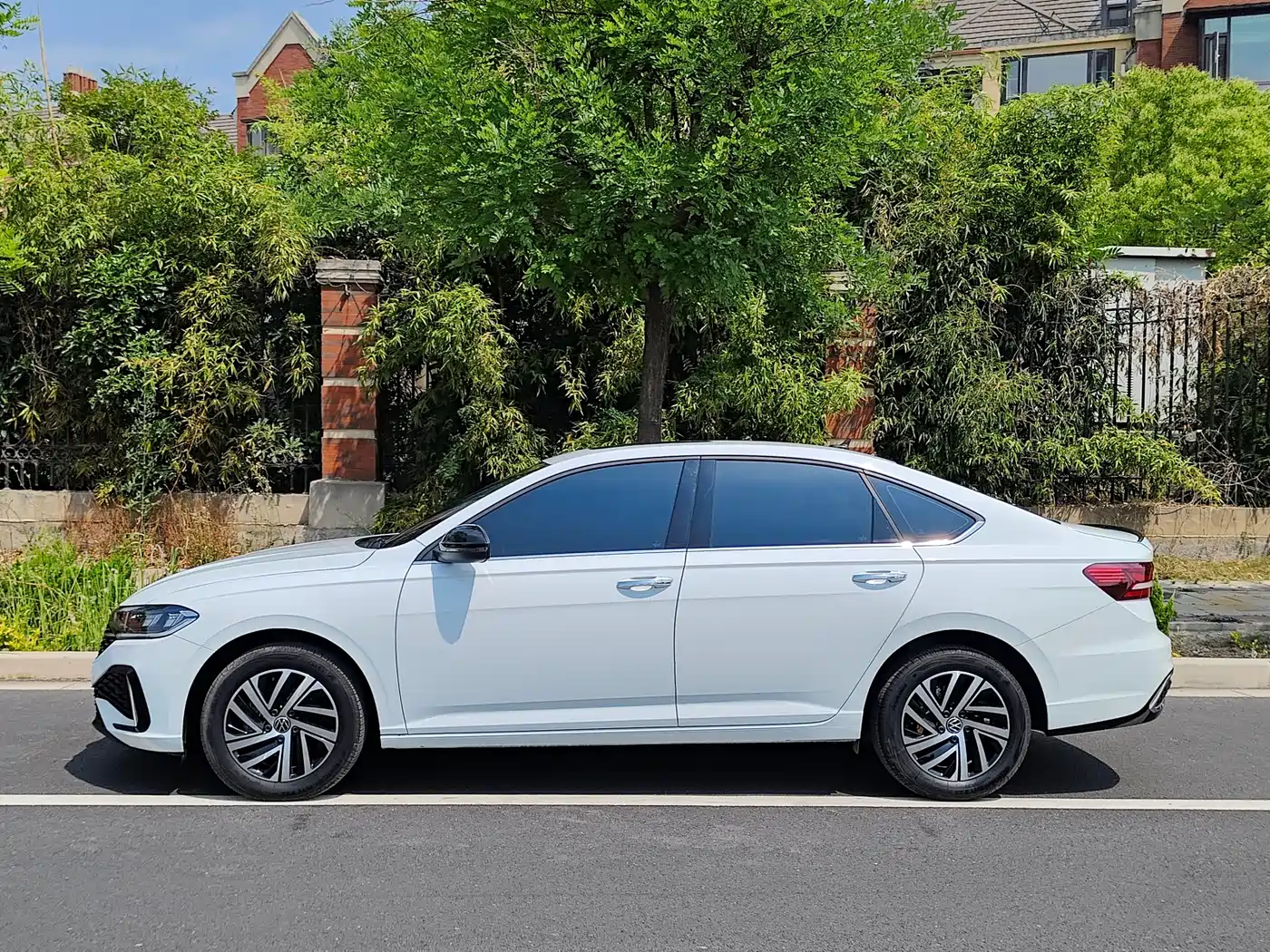 Volkswagen Lavida 2024 Model 300TSI DSG Starlight Leading Edition фото 19
