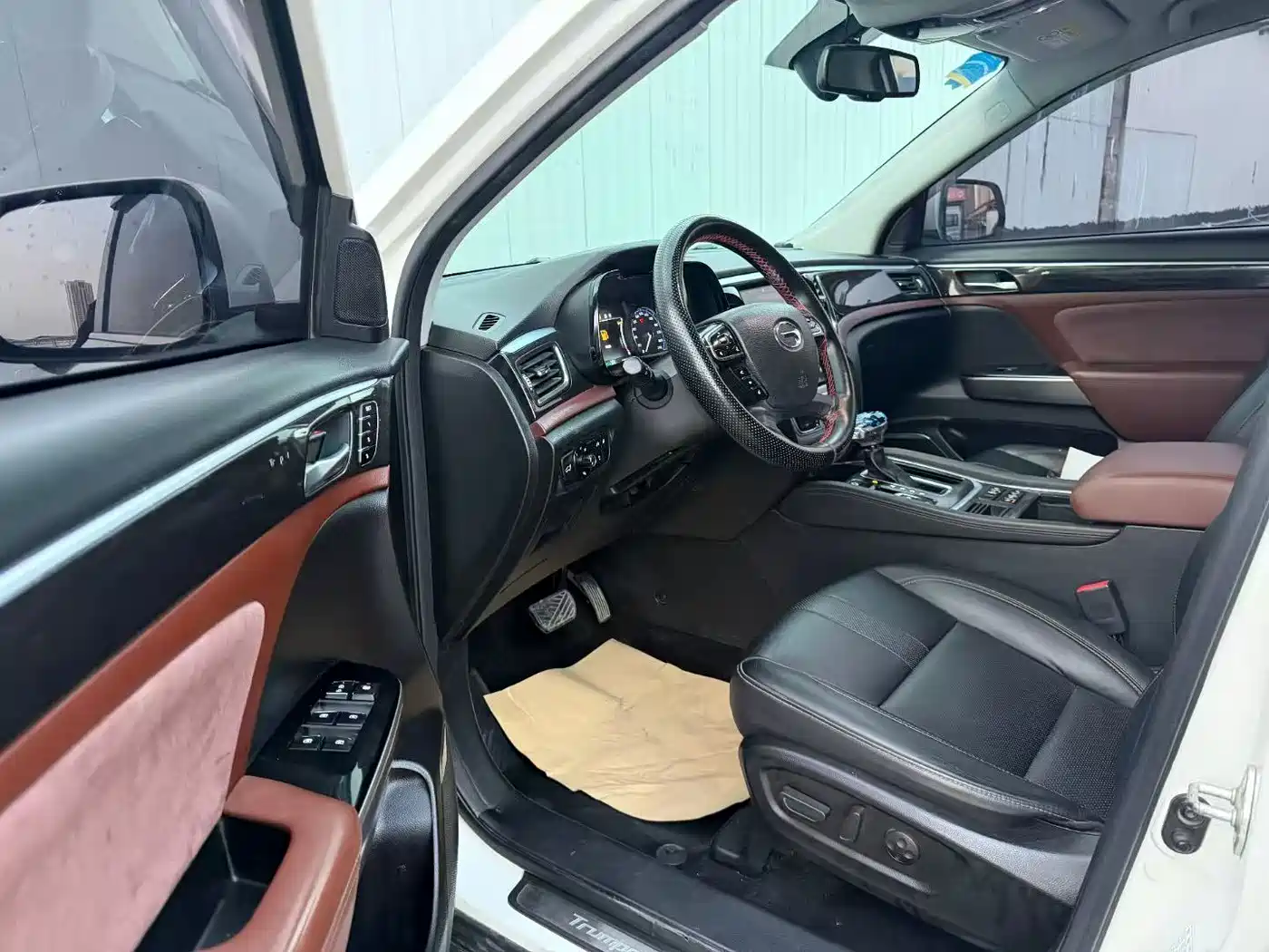 GAC Trumpchi Trumpchi GS8 2017 320T 2WD Luxury Smart Connect (7-seater) фото 4