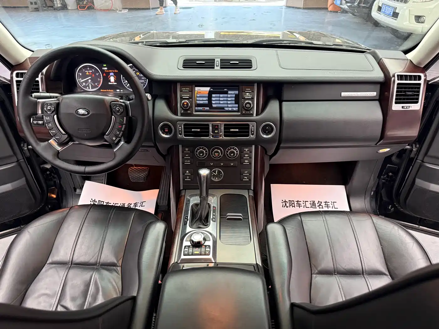 Land Rover Range Rover 2011 5.0 NA V8 HSE фото 14