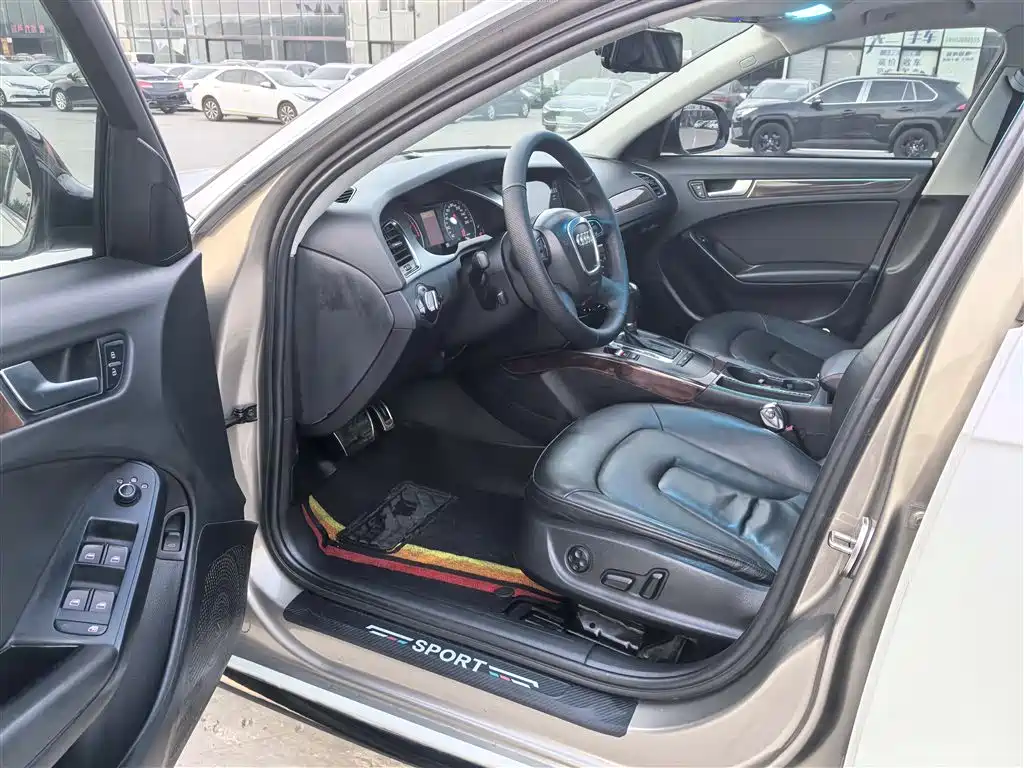 Audi A4L 2012 2.0 TFSI Auto Comfort фото 7