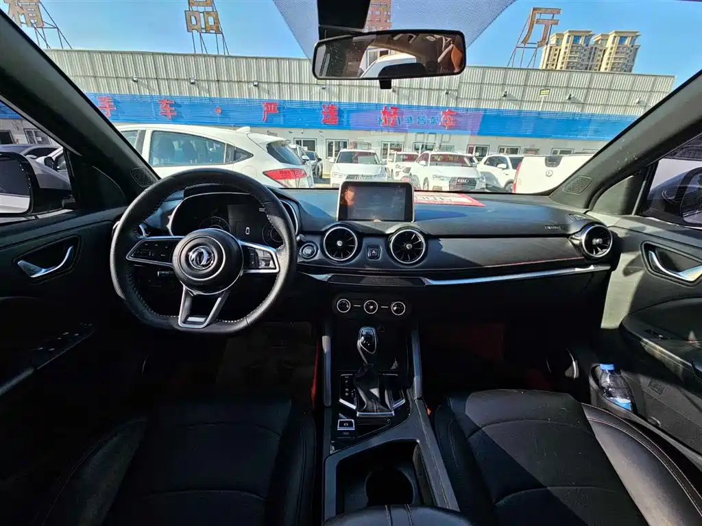 Dongfeng Fengguang Fengon 500 2021 2021 1.5L CVT Premium