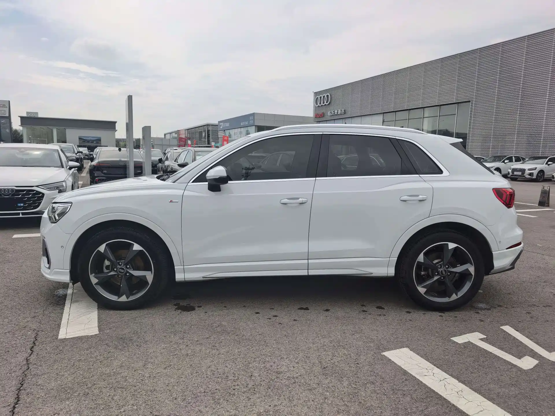 Фото 3 - Audi Q3