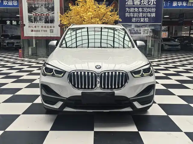 BMW X1 2022 sDrive20Li Fashion — фото 2