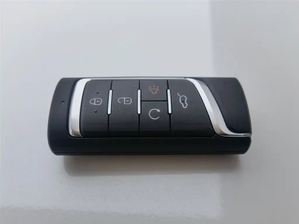 GAC Trumpchi Trumpchi M6 2019 270T Automatic Luxury (6-seater) China V фото 19