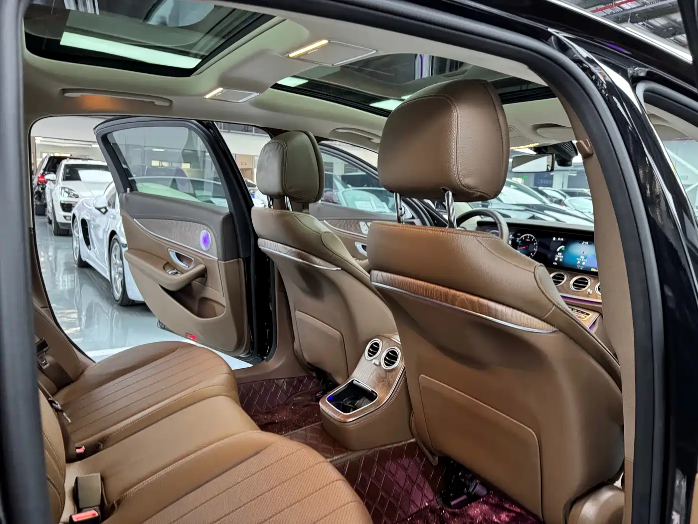 MERCEDES-BENZ E CLASS