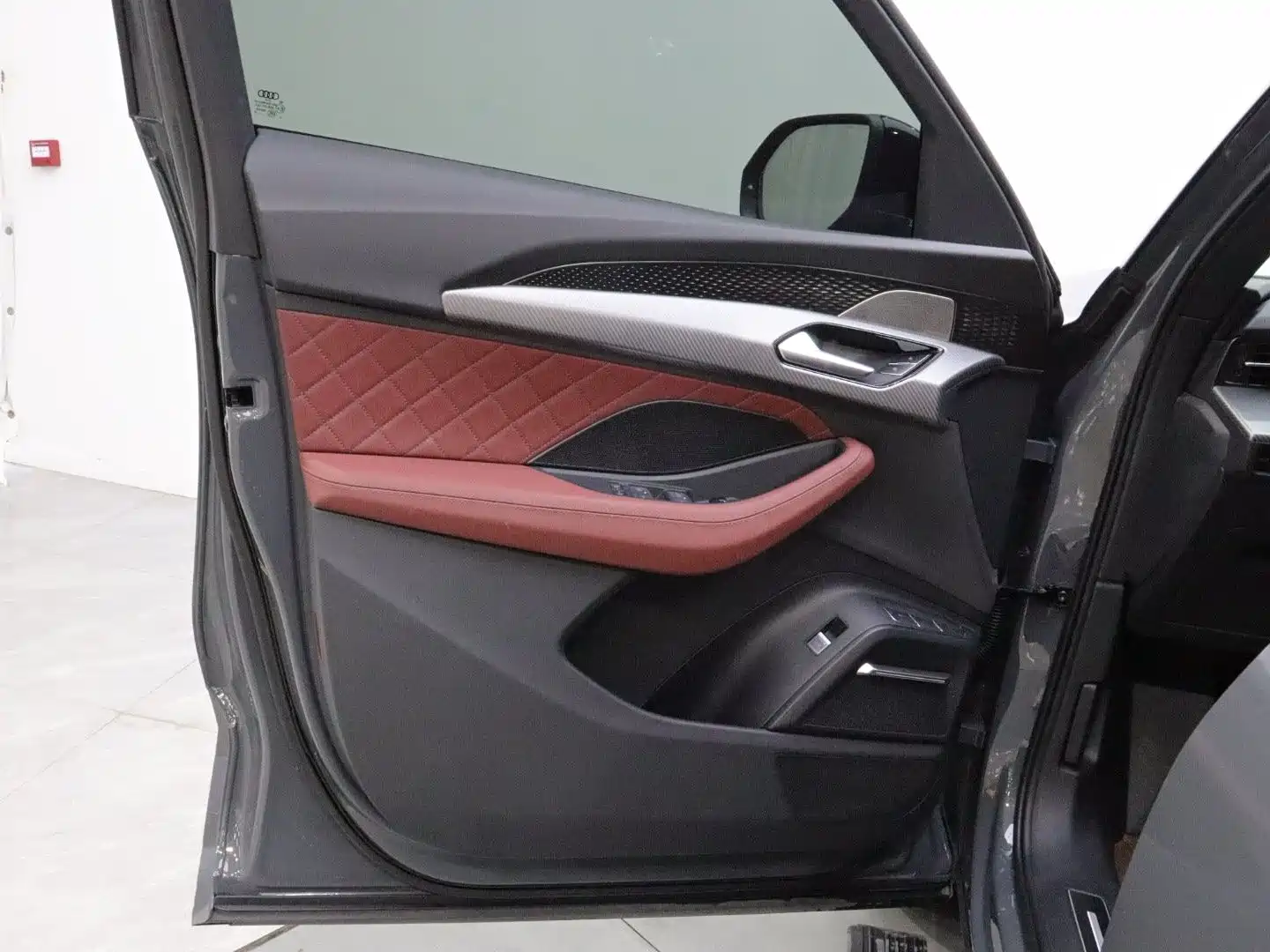 Photo 10 - Audi Q6